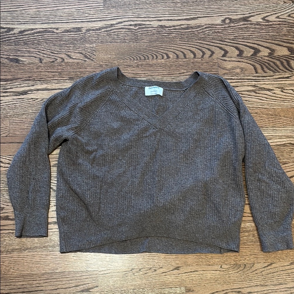 Old Navy V-Neck Sweater in Rich Brown